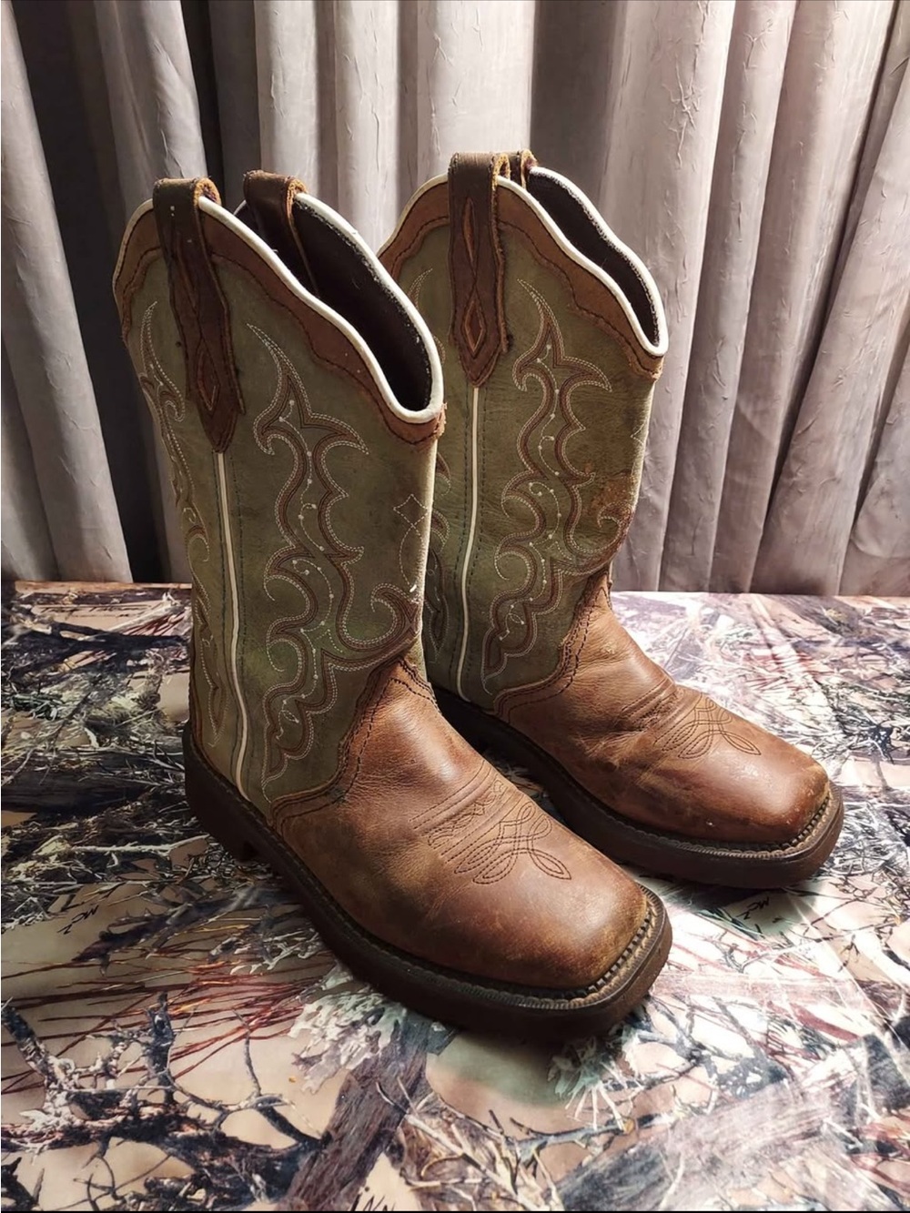 Justin Boots Brown Foot with Tan-Green Shaft Women's Western Boots